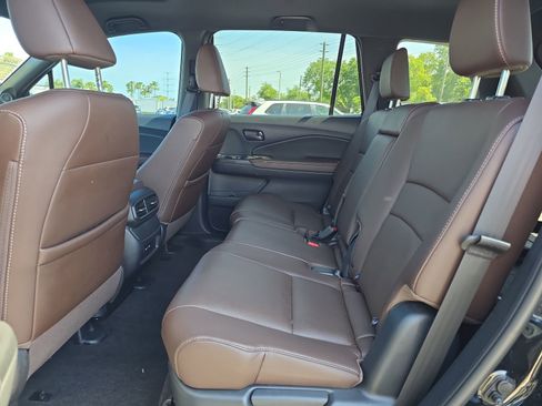 Used 2025 Honda Passport EX-L image 13