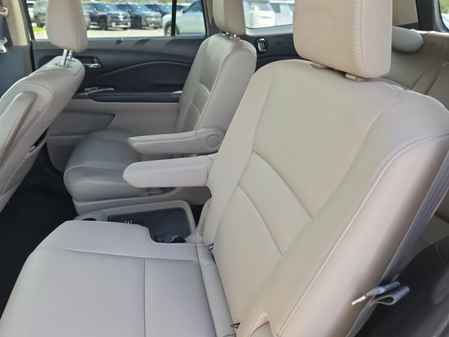 Used 2020 Honda Pilot Touring image 12