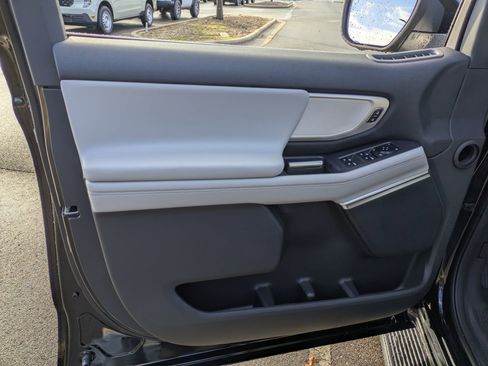 New 2025 Ford Expedition Active image 15