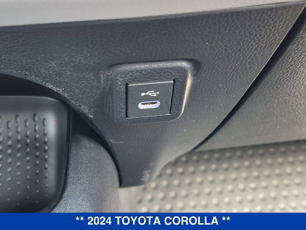 Used 2024 Toyota Corolla LE FWD image 25