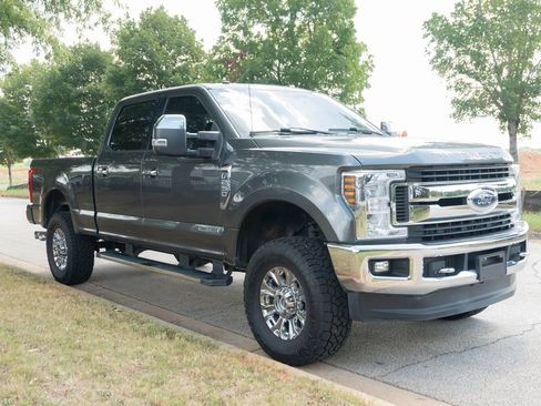 Used 2019 Ford F250 XLT w/ XLT Premium Package AWD/4WD image 5
