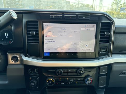 Used 2024 Ford F250 XLT w/ Black Appearance Package image 29