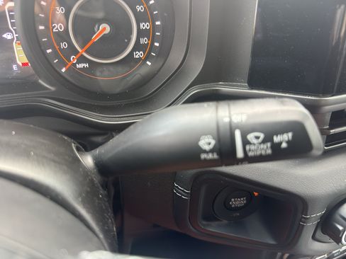Used 2025 Jeep Gladiator Rubicon w/ Safety Group AWD/4WD image 26