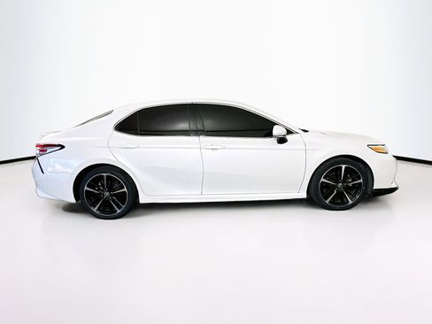 Used 2020 Toyota Camry XSE image 10