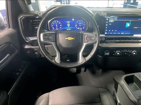 Used 2023 Chevrolet Silverado 1500 LT AWD/4WD image 17