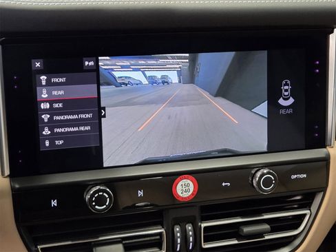 Used 2024 Porsche Macan image 24