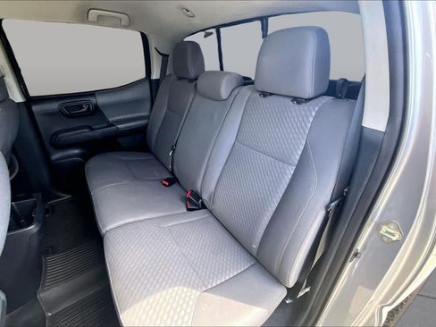 Used 2020 Toyota Tacoma SR w/ SR Convenience Package RWD image 18