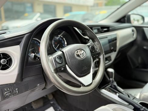 Used 2017 Toyota Corolla LE FWD image 18