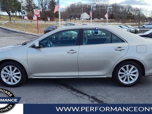 Used 2014 Toyota Camry XLE image 6