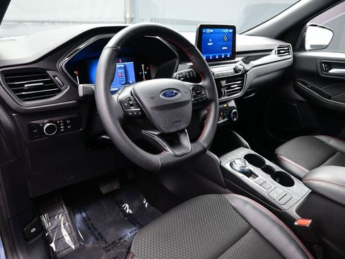 Used 2025 Ford Escape ST-Line image 13