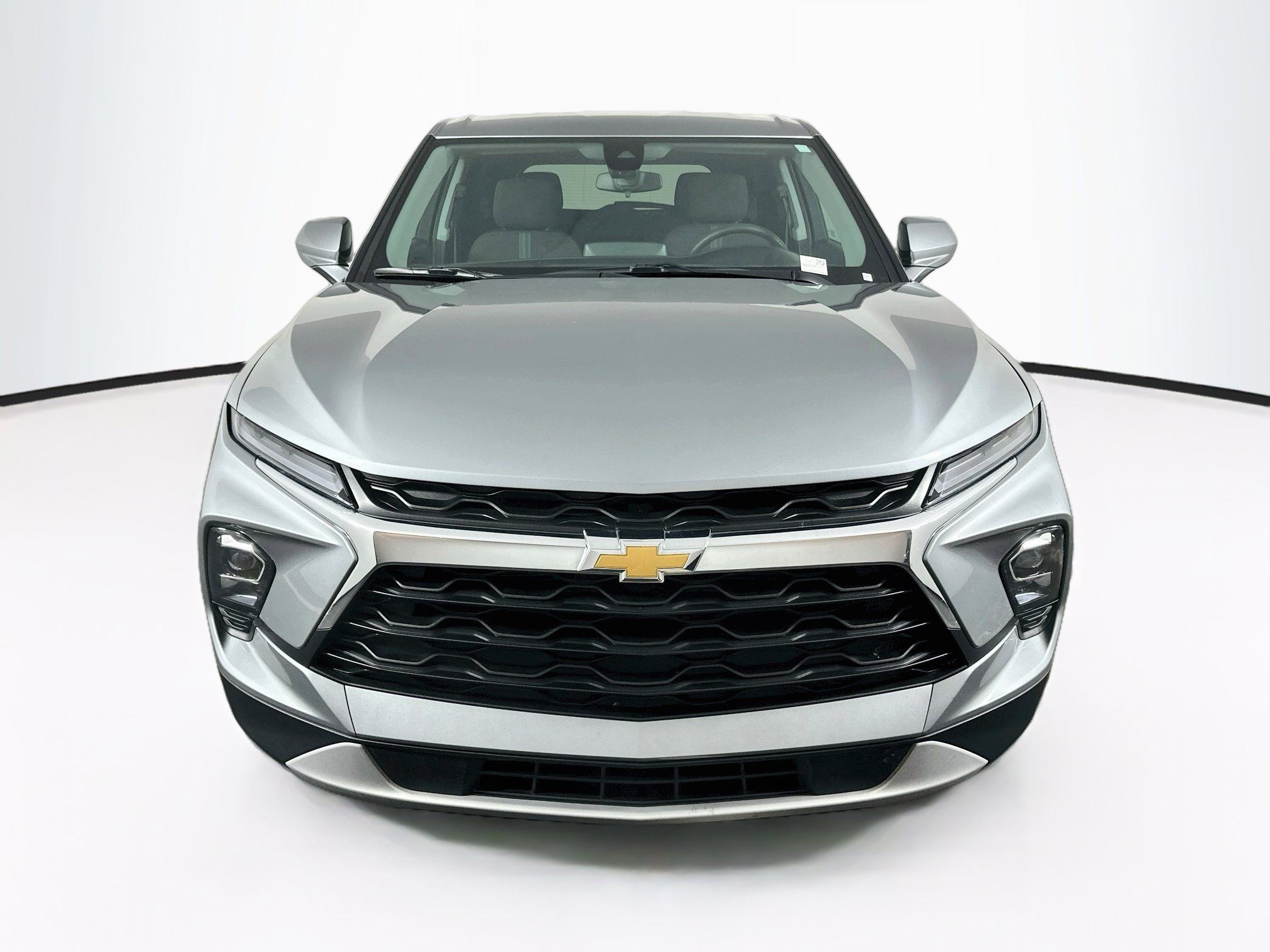 Used 2026 Chevrolet Blazer LT FWD image 2
