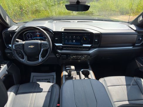 Used 2023 Chevrolet Silverado 1500 High Country w/ Technology Package AWD/4WD image 11