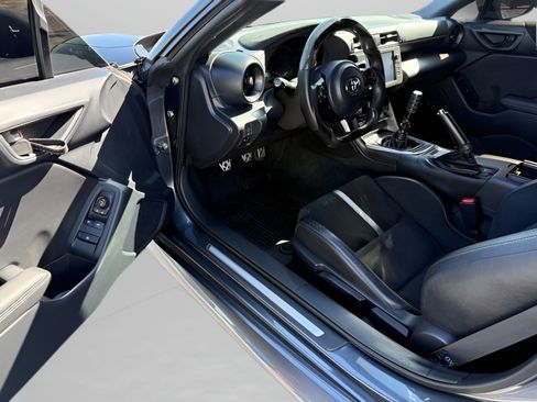 Used 2025 Toyota GR86 Premium w/ Performance Package RWD image 13