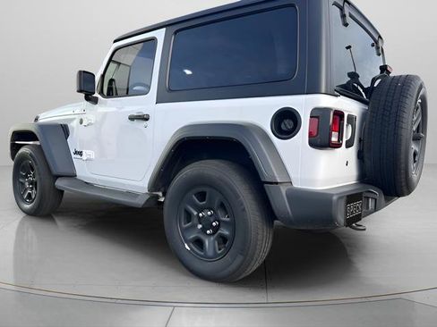 Used 2023 Jeep Wrangler Sport AWD/4WD image 3