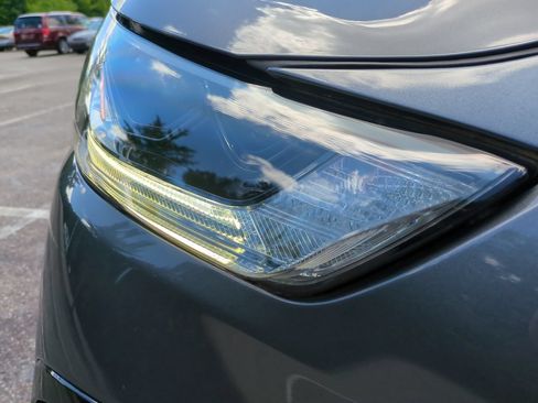 Used 2022 Toyota Highlander XSE AWD/4WD image 10