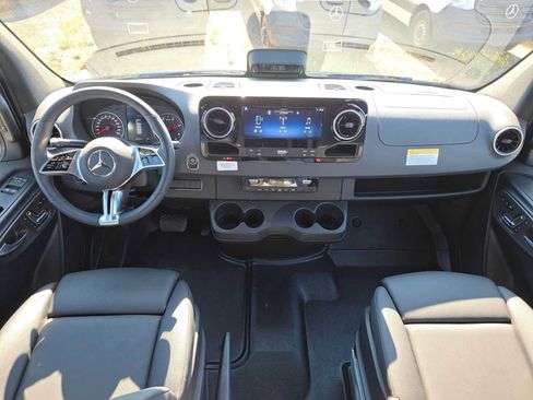Used 2026 Mercedes-Benz Sprinter 2500 image 17