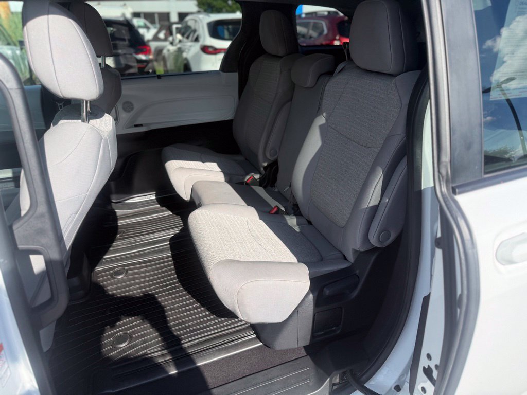 Certified 2025 Toyota Sienna LE FWD image 13