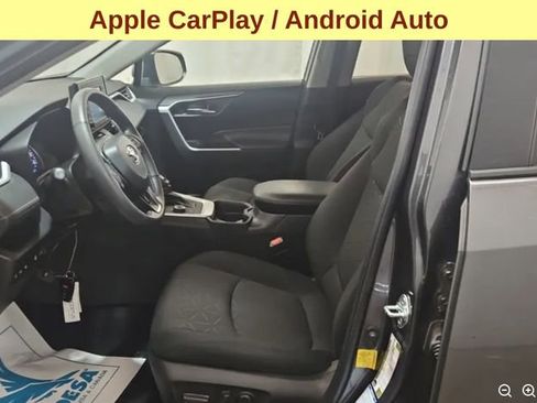 Used 2021 Toyota RAV4 XLE w/ Convenience Package image 5