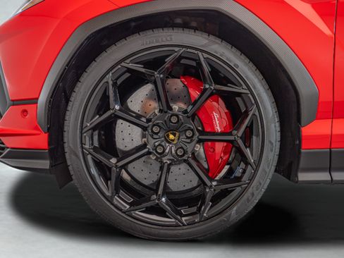 Used 2024 Lamborghini Urus Performante AWD/4WD image 21