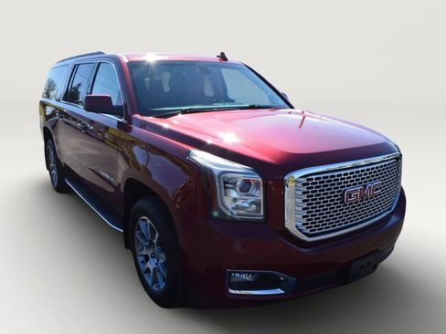 Used 2017 GMC Yukon XL SLE w/ SLE Value Package AWD/4WD image 13