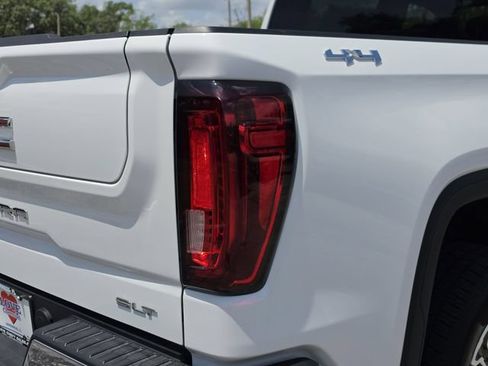 Used 2025 GMC Sierra 1500 SLT AWD/4WD image 10