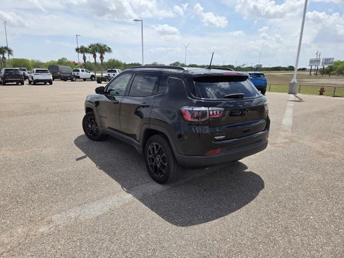 New 2026 Jeep Compass Latitude AWD/4WD image 5