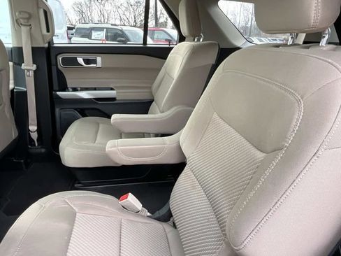 Used 2023 Ford Explorer XLT image 26