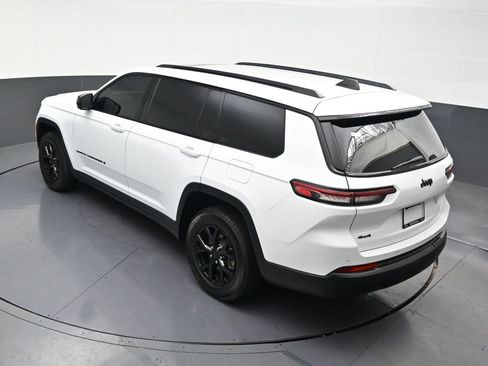 Used 2024 Jeep Grand Cherokee L Altitude AWD/4WD image 22