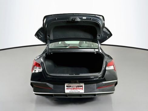 Used 2024 Hyundai Elantra SEL FWD image 34