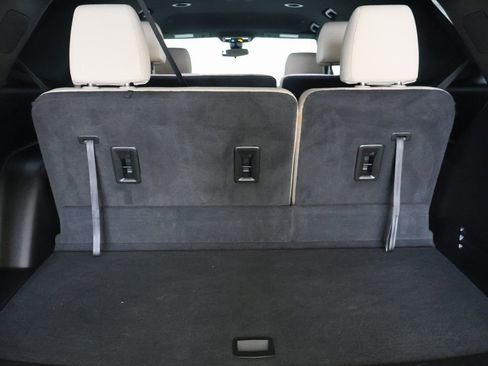 Used 2022 Chevrolet Traverse LS image 15