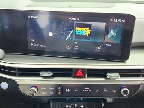 Used 2024 Kia Sorento S FWD image 30