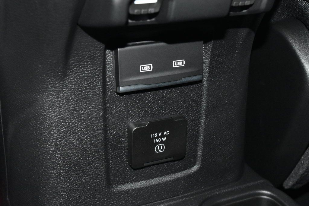 Used 2025 Jeep Wrangler Unlimited Rubicon w/ Convenience Group AWD/4WD image 20