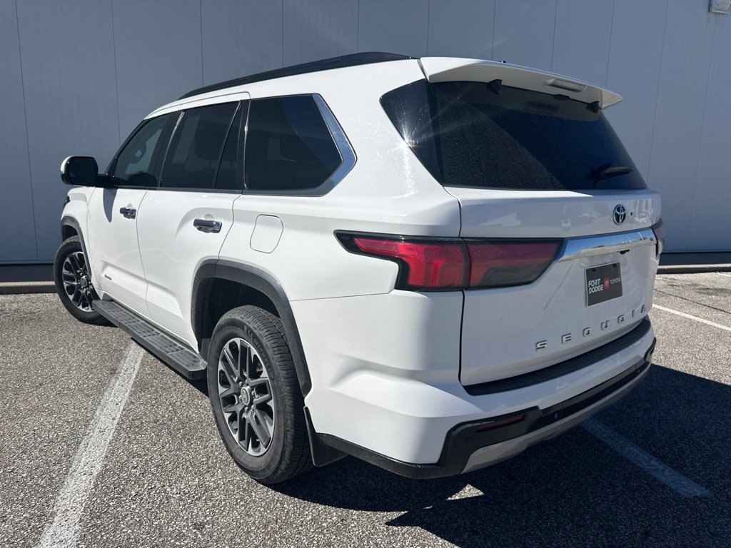 Used 2023 Toyota Sequoia Limited AWD/4WD image 5