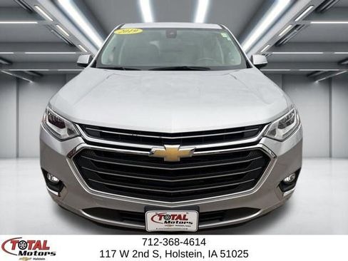 Used 2019 Chevrolet Traverse Premier AWD/4WD image 3