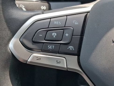 Used 2025 Volkswagen Jetta SE FWD image 21