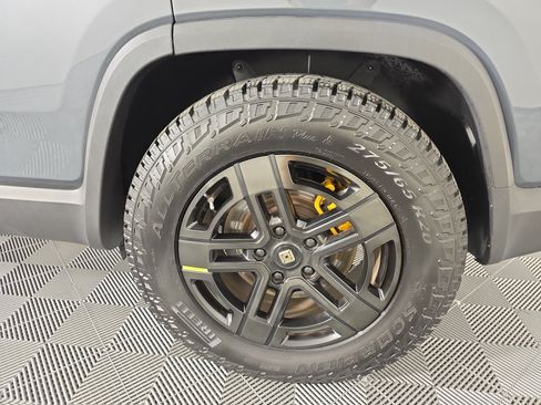 Used 2023 Rivian R1S Adventure AWD/4WD image 10