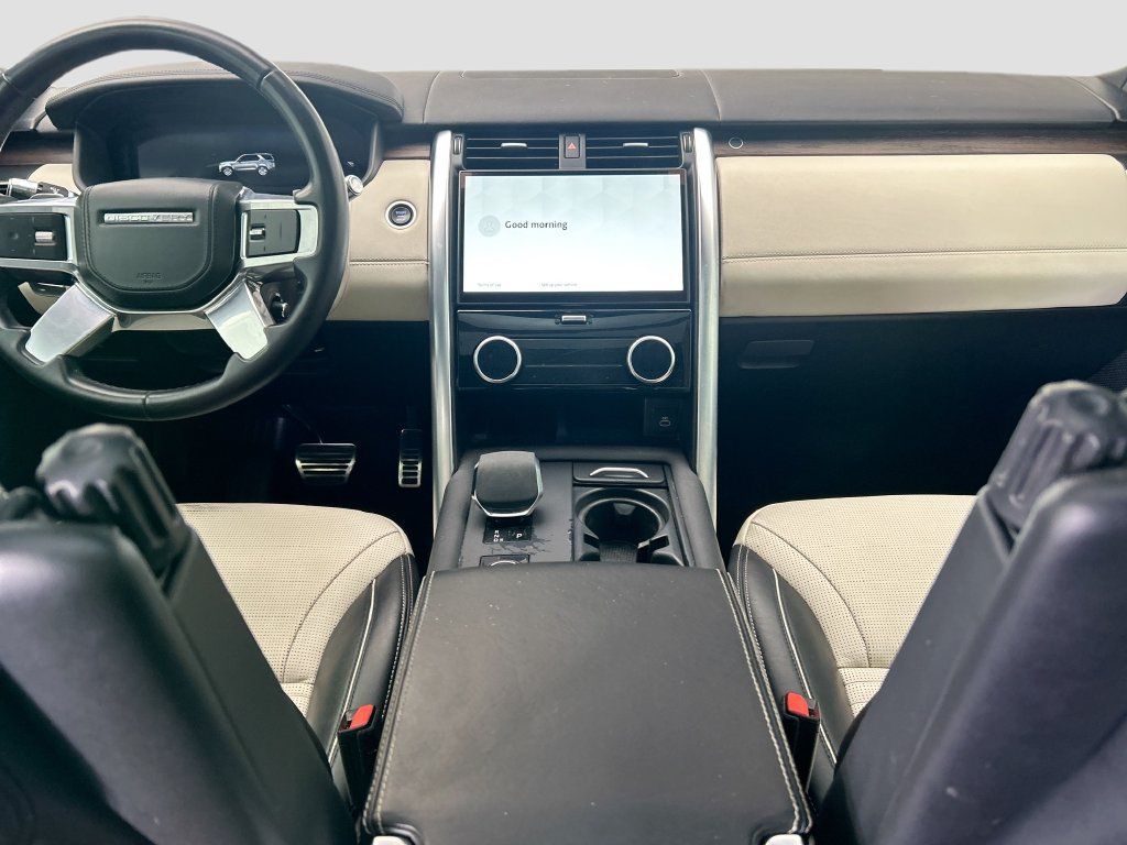 Used 2022 Land Rover Discovery HSE R-Dynamic AWD/4WD image 13