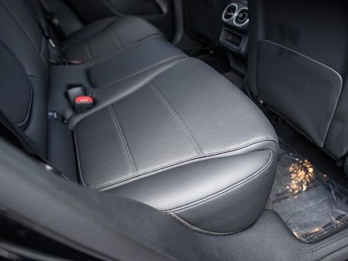 New 2025 Mercedes-Benz GLC 350e 4MATIC image 31