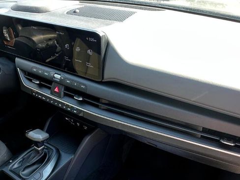 Used 2025 Kia K4 FWD image 11