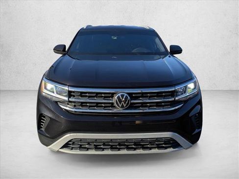 Used 2022 Volkswagen Atlas Cross Sport SE image 2