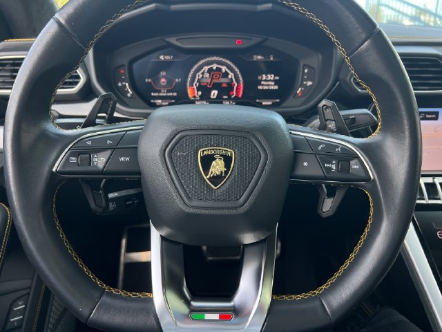 Used 2020 Lamborghini Urus AWD/4WD image 25