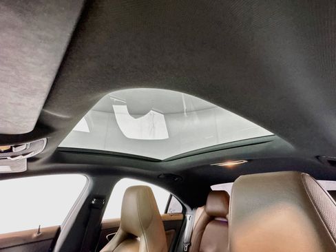 Used 2019 Mercedes-Benz CLA 250 4MATIC image 4