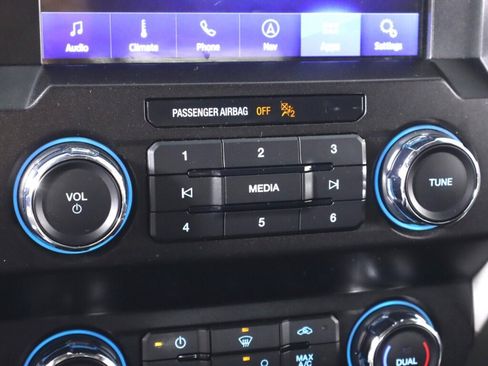 Used 2020 Ford F150 Lariat w/ Trailer Tow Package image 24