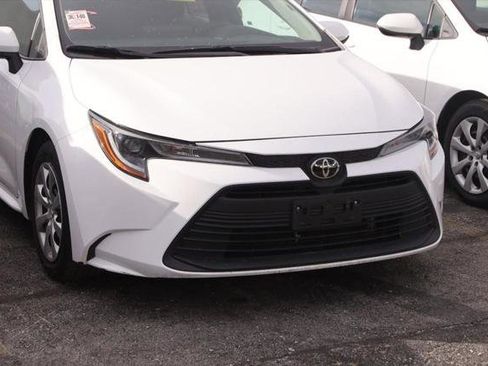 Certified 2024 Toyota Corolla LE image 2