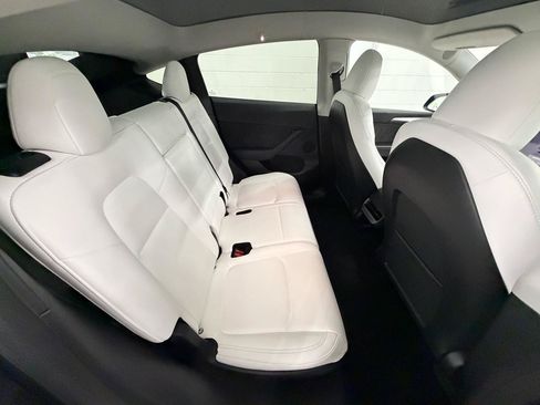 Used 2024 Tesla Model Y Long Range AWD/4WD image 19