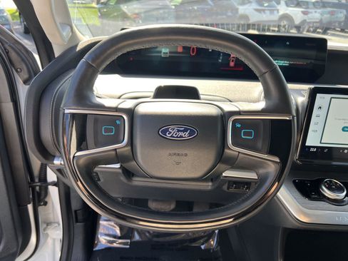 Used 2025 Ford Expedition Max Platinum AWD/4WD image 36