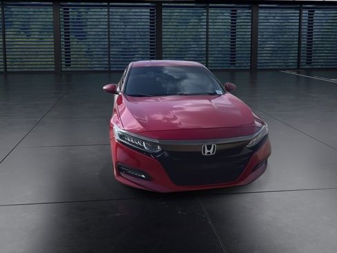 Used 2018 Honda Accord Sport image 3