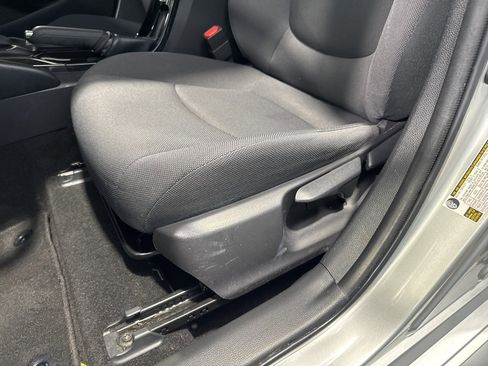 Used 2022 Toyota Corolla L image 28