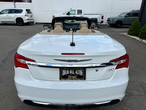 Used 2011 Chrysler 200 Limited image 33