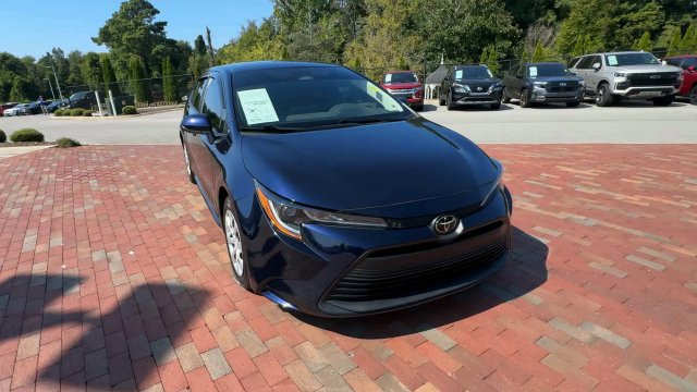 Used 2023 Toyota Corolla LE FWD image 5